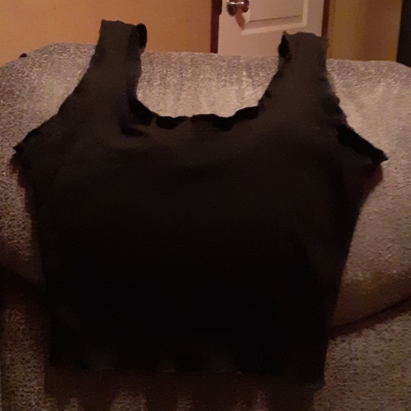 Black crop tank - Picture 1 of 1